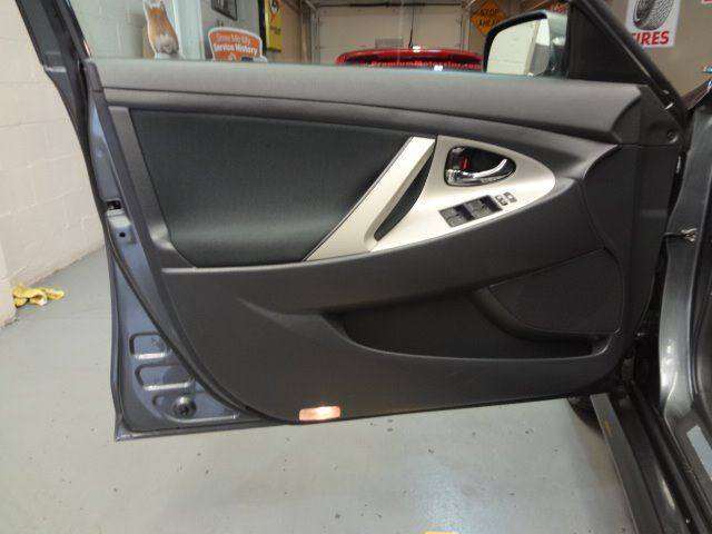 2011 Toyota Camry SE 4dr Sedan 6A